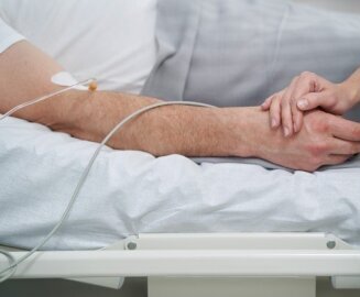 Wir bieten außerklinische Beatmung und Heimbeatmung mit Atemunterstützung für ein Leben außerhalb der Klinik.